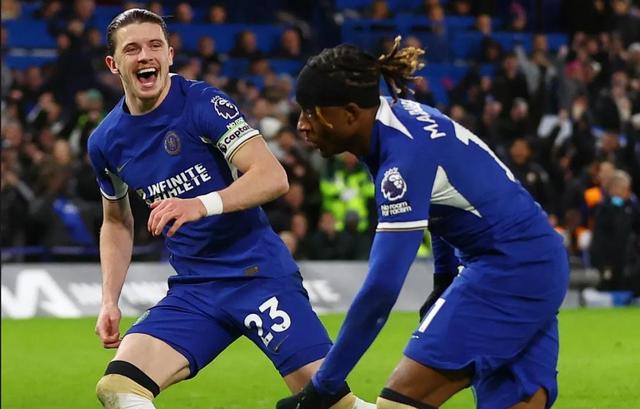 包含瓦伦西亚迎战皇家社会，实力对决悬念重重的词条