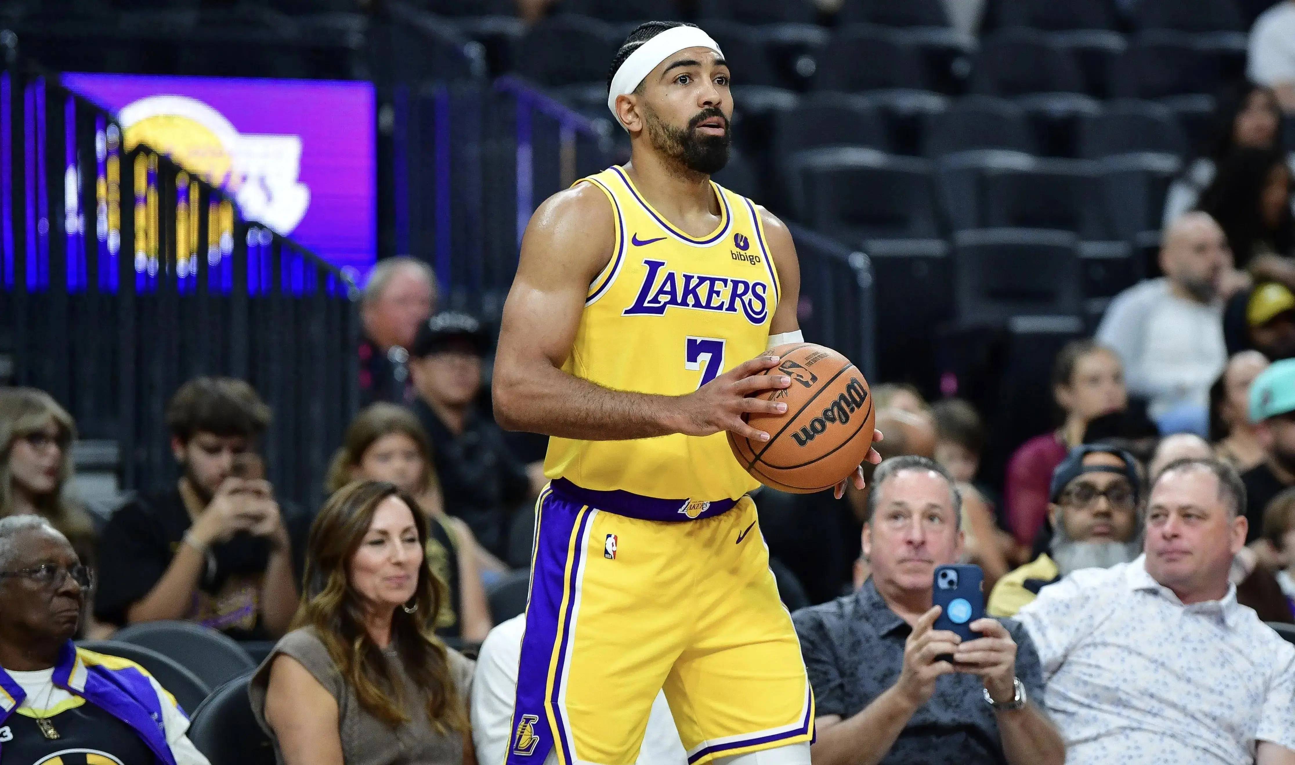 湖人连胜后面临休战期间调整战术和阵容