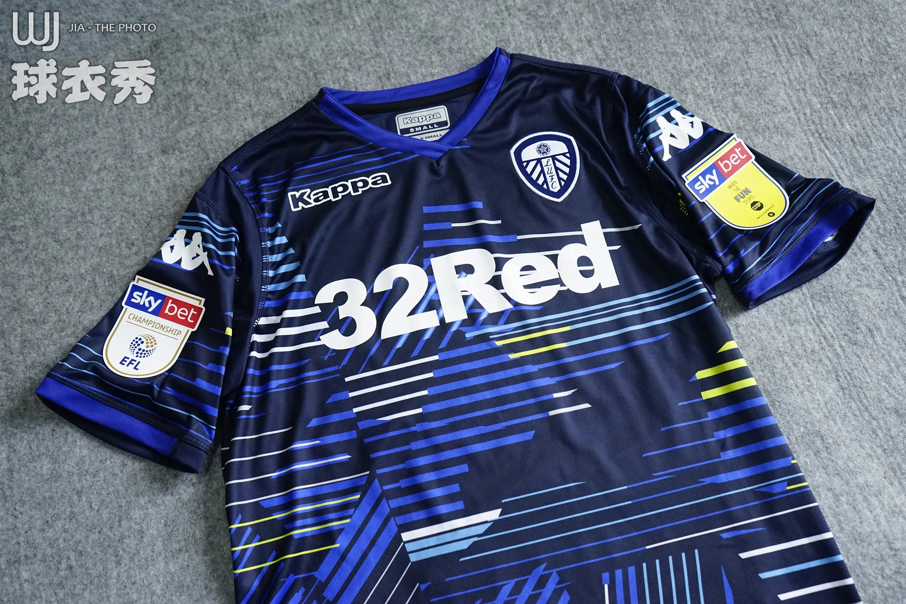 包含利兹联客场铩羽而归，前进脚步受挫的词条