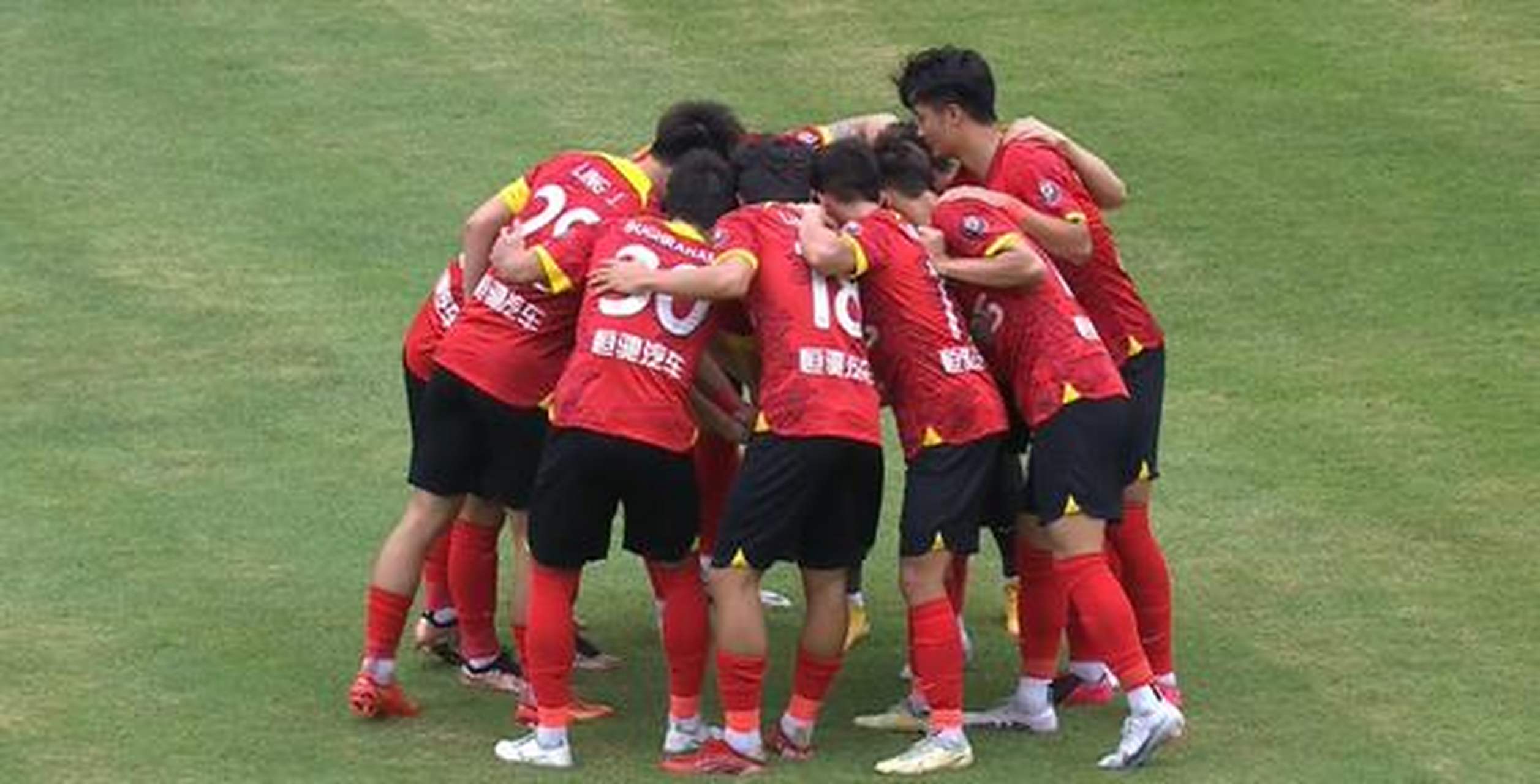 上海上港在主场对阵广州恒大，双方战平收场