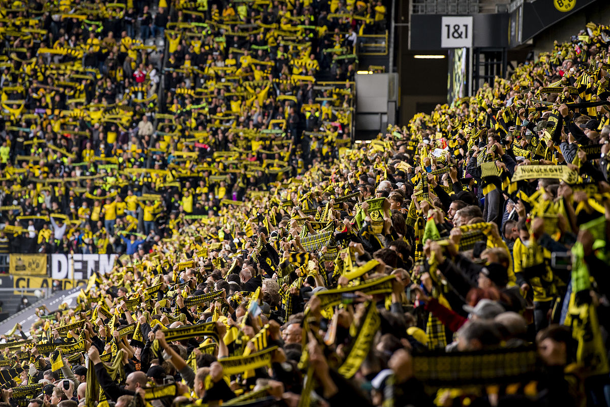 爱游戏官网app-多特蒙德客场遭遇奥格斯堡反击，遭受打击