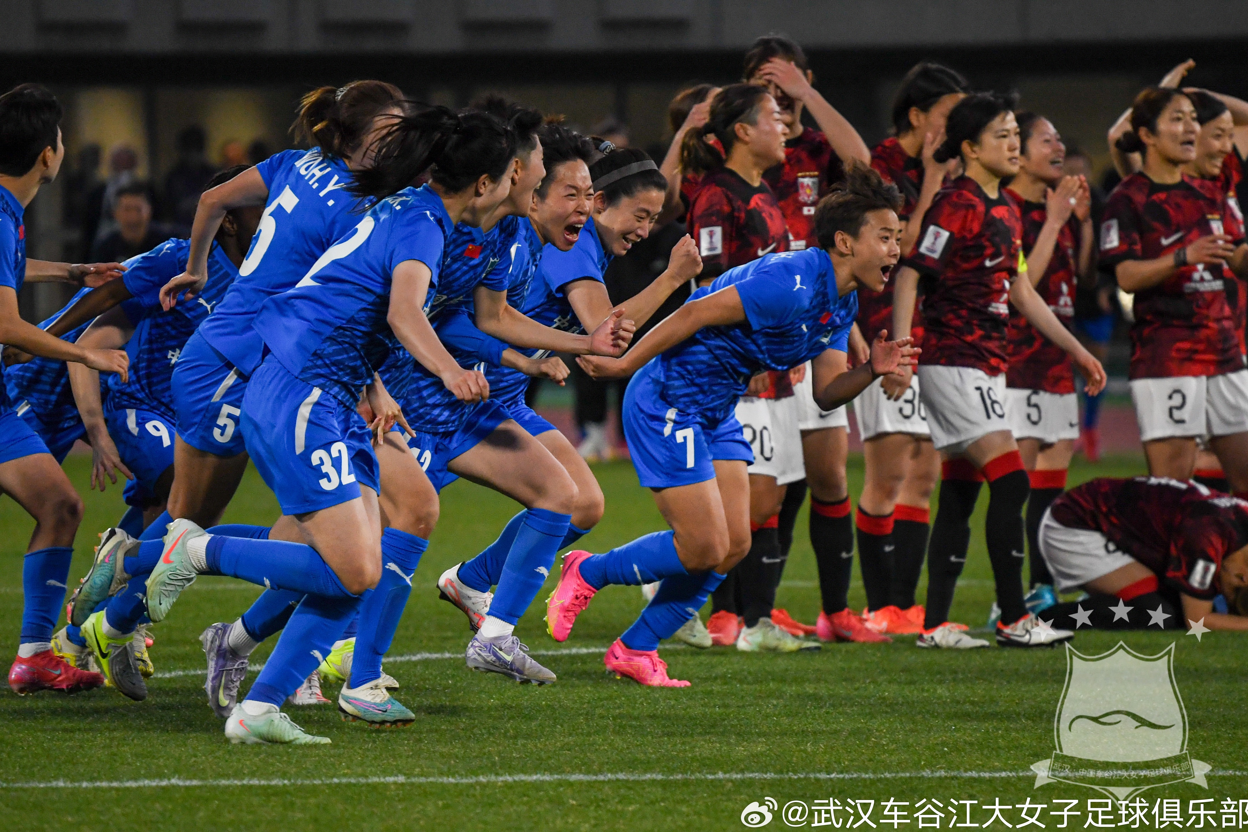 爱游戏电竞-亚冠联赛揭幕战打响，球员实力惊艳表现的简单介绍