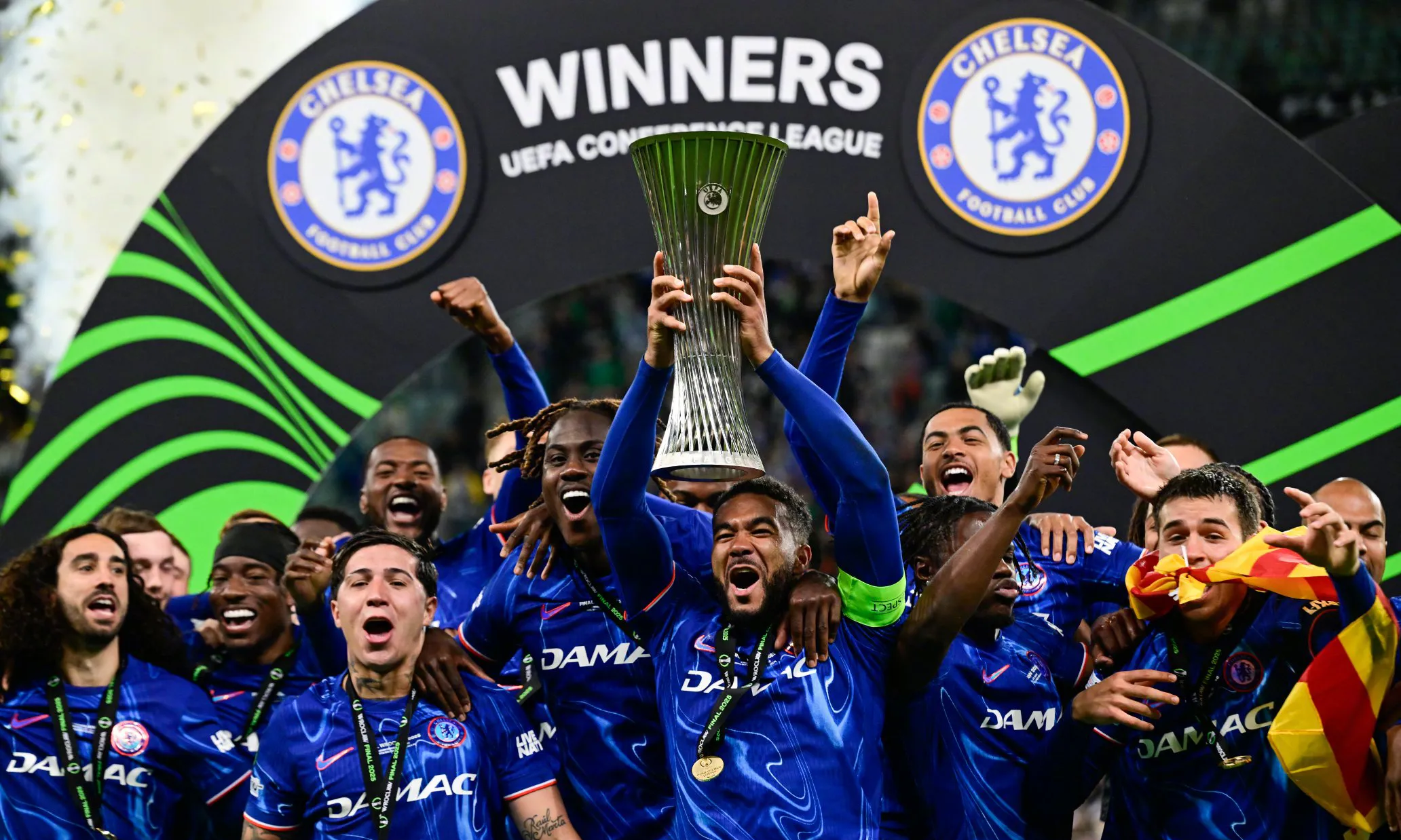 爱游戏官网-切尔西战胜西汉姆，欧冠小组领跑