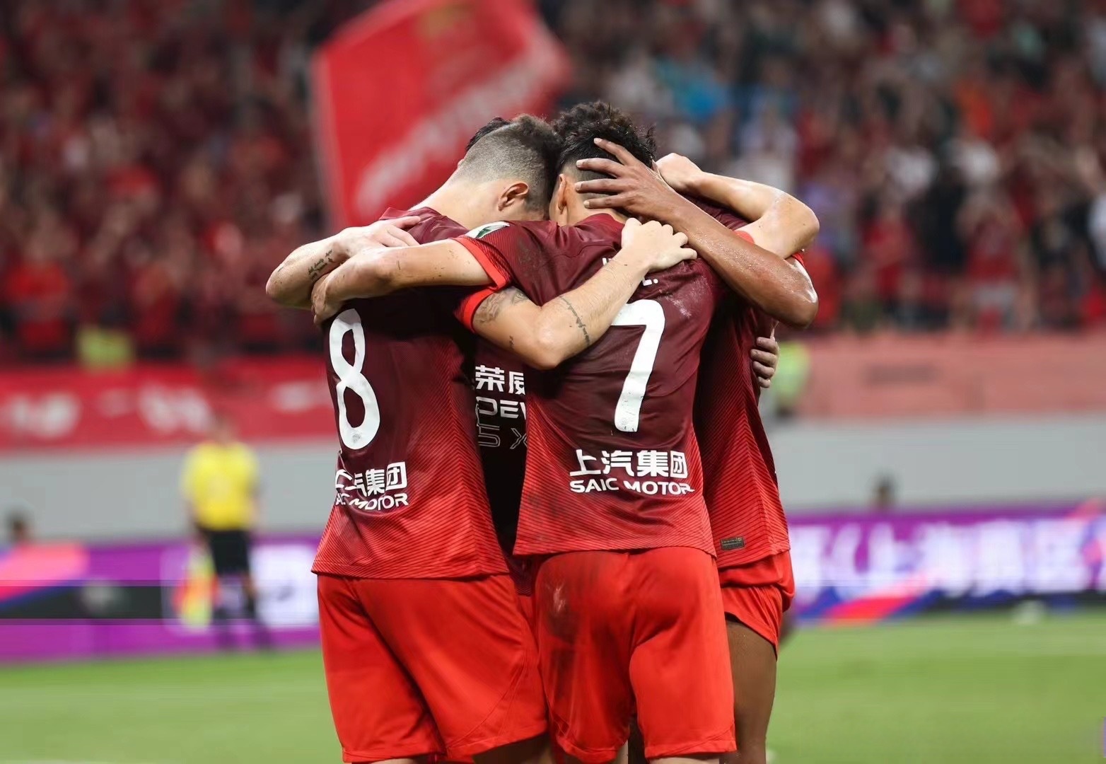 关于上港主场2:0战胜力帆，赢得关键三分的信息