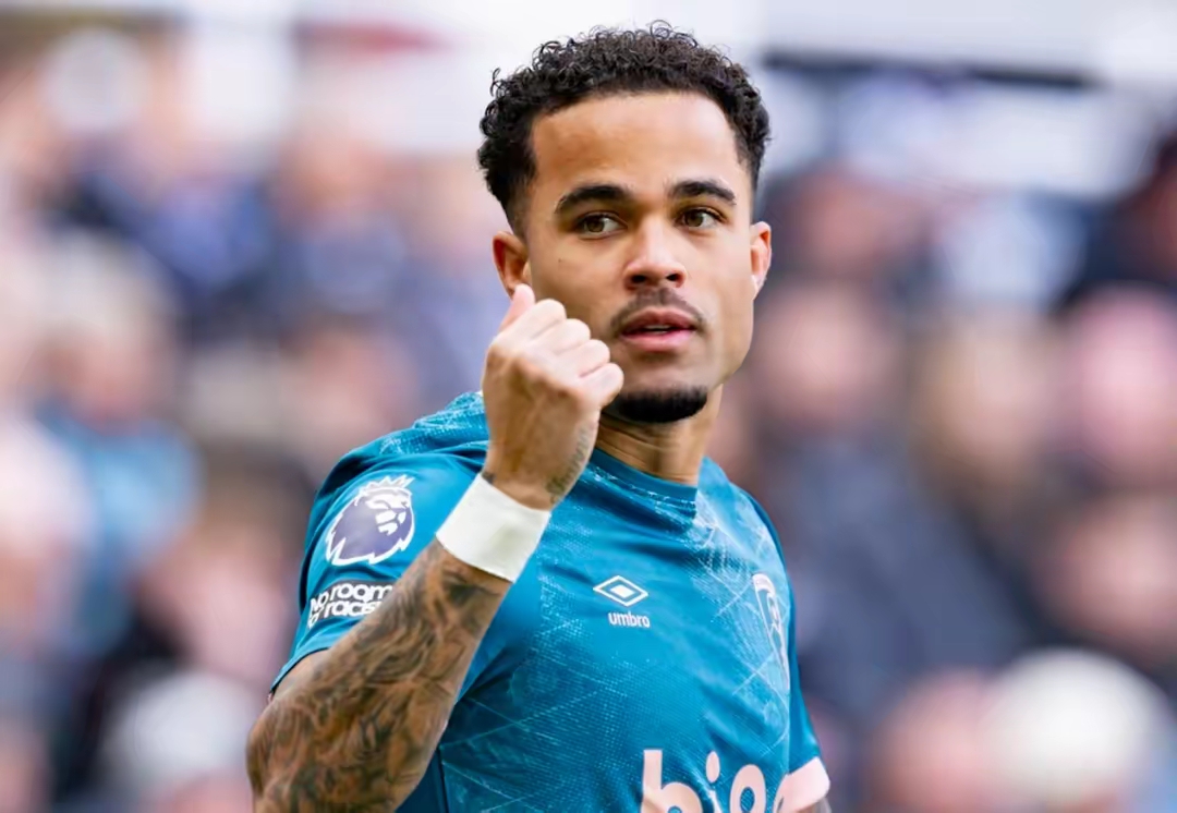 爱游戏投注-狼队客场惨遭伯恩茅斯击败，保持低迷状态的简单介绍