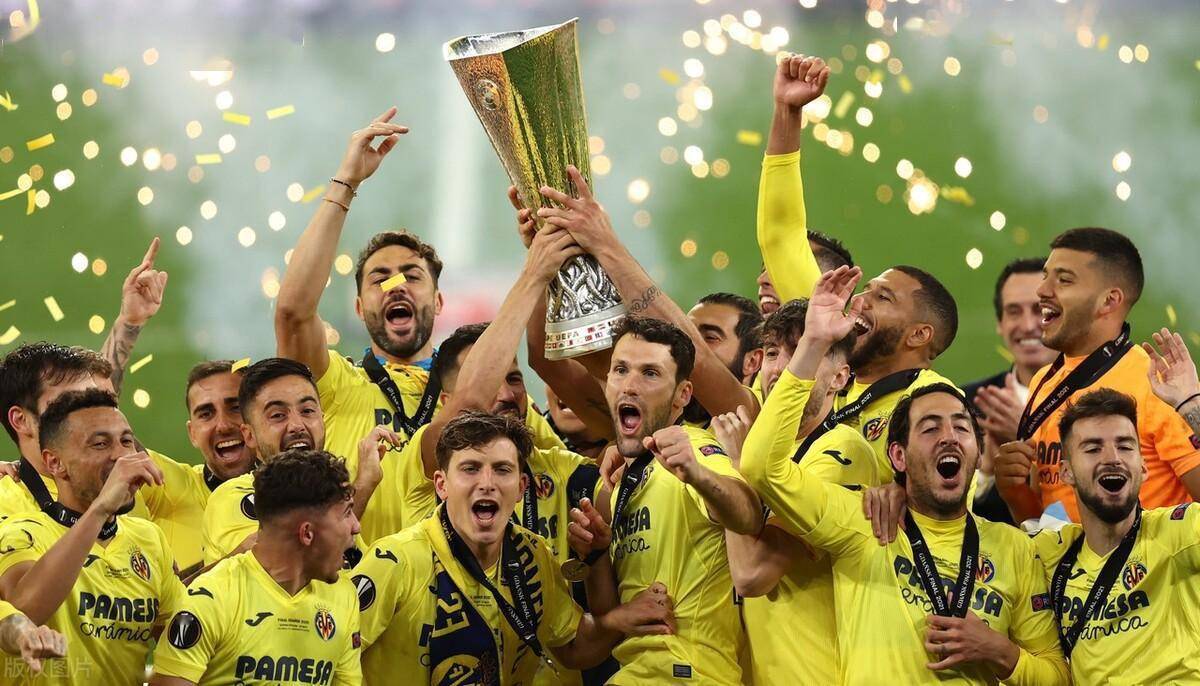 包含塞维利亚宣布与主教练续约3年，目标冲击下赛季欧冠资格的词条