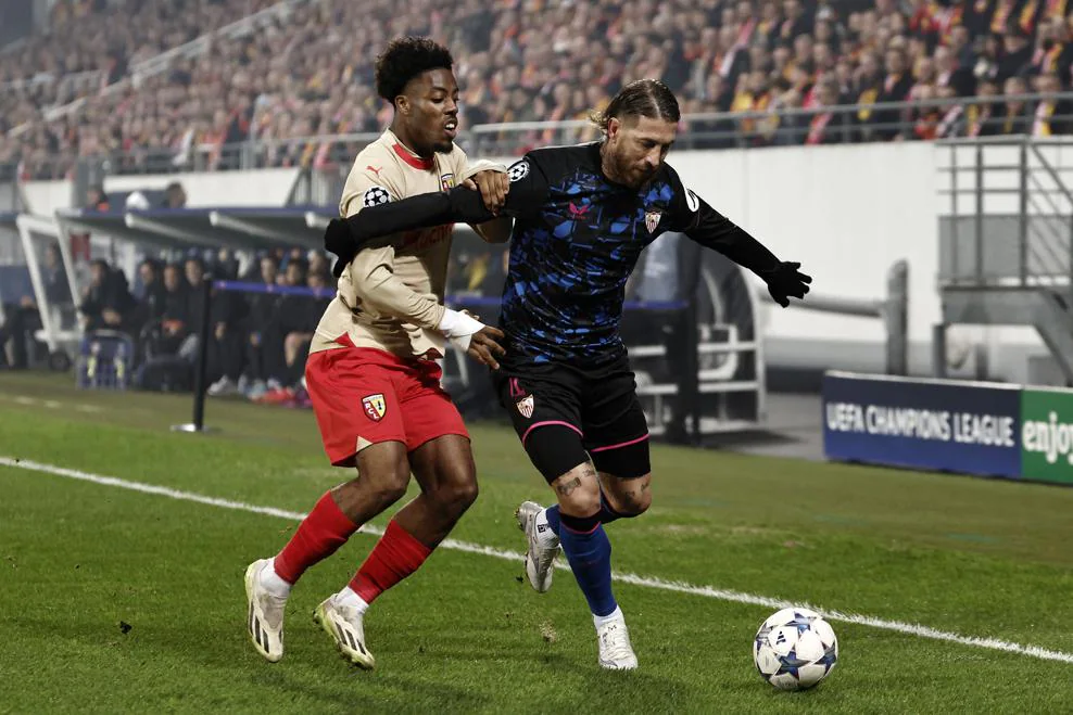 包含塞维利亚宣布与主教练续约3年，目标冲击下赛季欧冠资格的词条