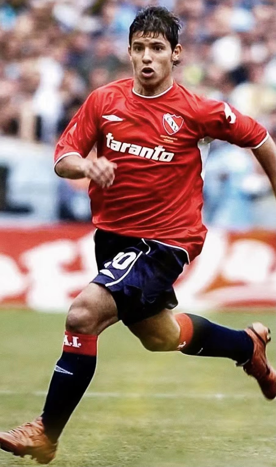 爱游戏在线登录-阿圭罗赛后哽咽宣布将离队退役