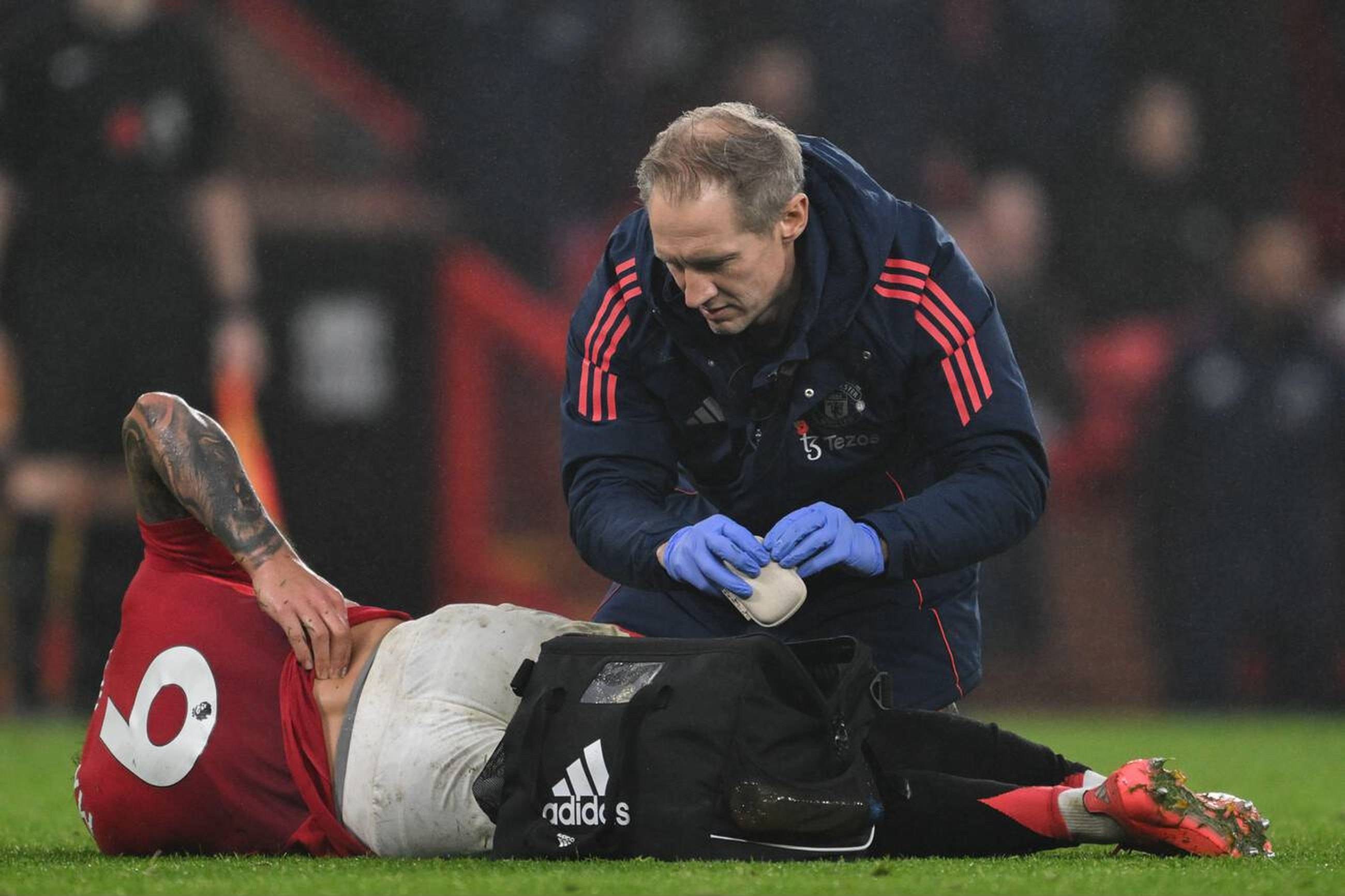 爱游戏官网登录网址-关于队医透露球员伤情并发布康复进度的信息