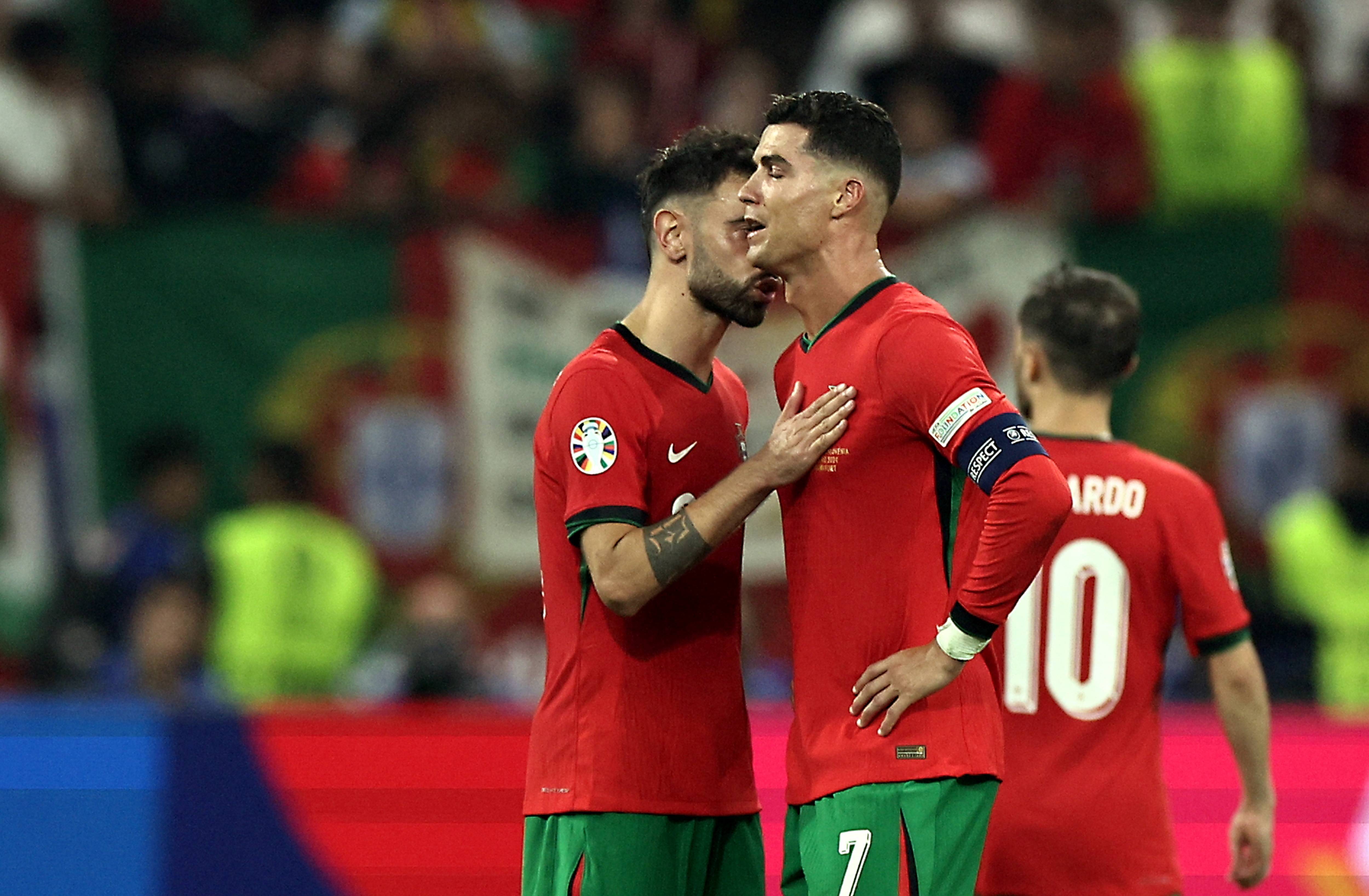 爱游戏官方-葡萄牙队在欧预赛中表现强势，备受瞩目