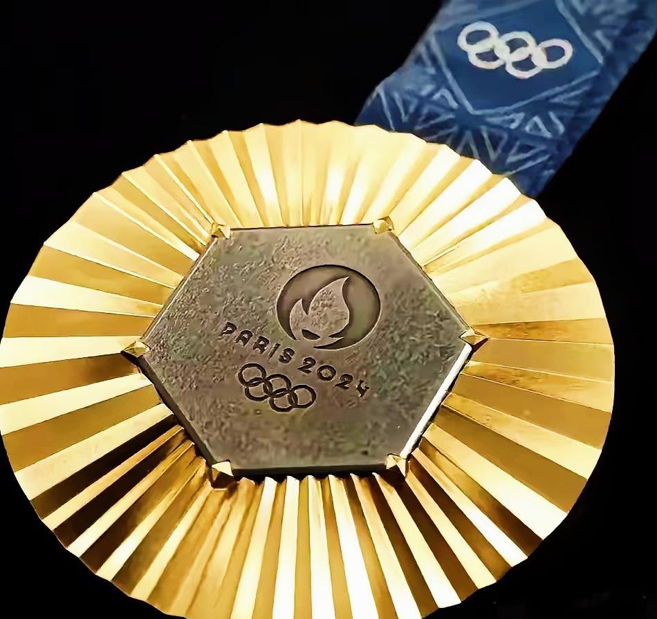 加拿大体操选手夺得银牌 加拿大体操选手夺得银牌