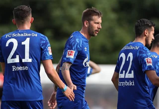 沙尔克遭遇主场失利,连续三轮未尝胜绩的简单介绍 沙尔克遭遇主场失利,连续三轮未尝胜绩的简单介绍