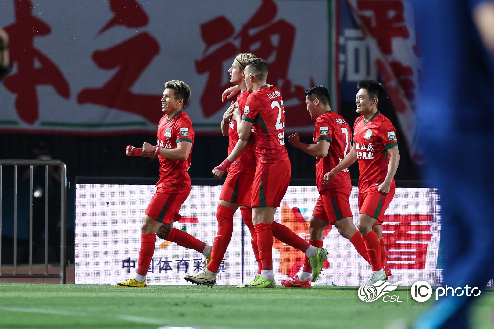 爱游戏视频-夏季训练成果显著，球队整体实力提升的简单介绍