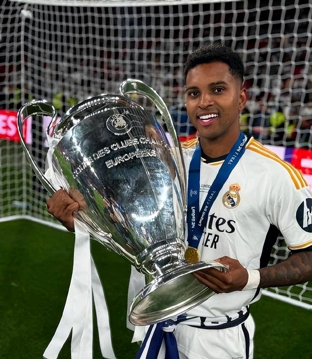 皇家马德里大胜瓦伦西亚,晋级八强前景看涨的简单介绍 皇家马德里大胜瓦伦西亚,晋级八强前景看涨的简单介绍