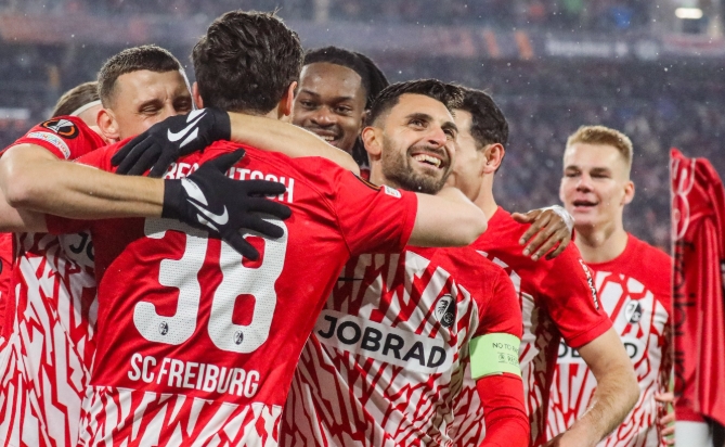 弗赖堡主场大胜，德国足球新秀崭露头角的简单介绍