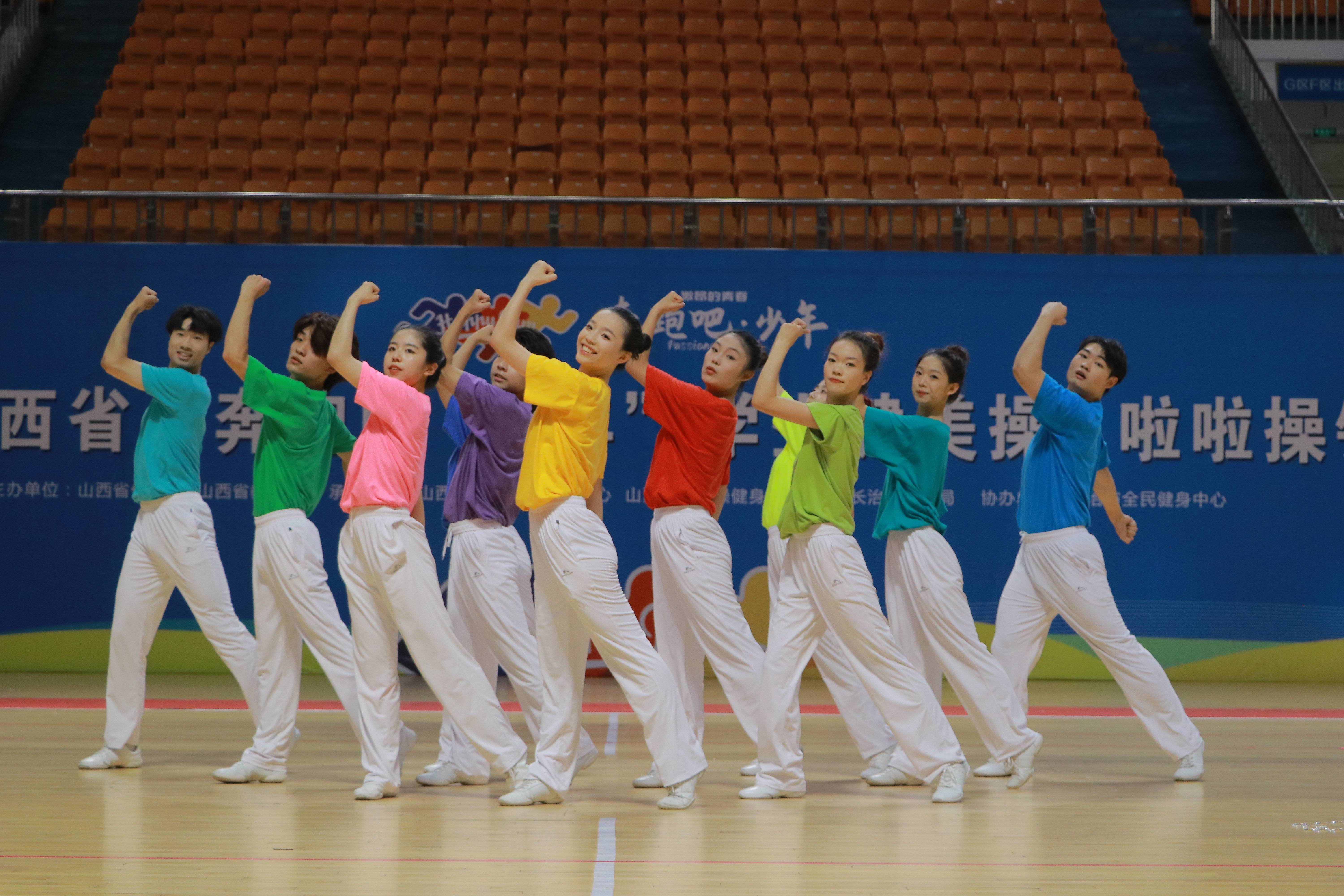 爱游戏亚洲官网-健美操选手优美动作，令人惊艳