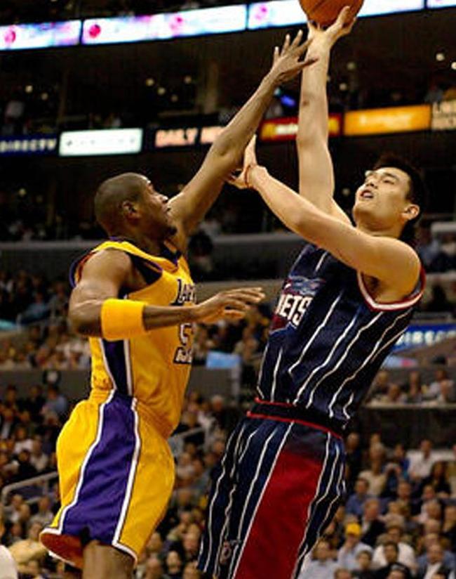 爱游戏app-北美篮球赛事再掀热潮，球迷热情高涨的简单介绍