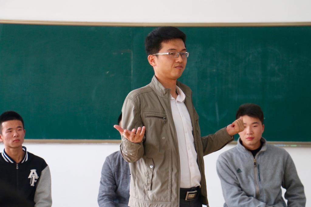 爱游戏登录入口-关于博尔顿队全队出击凭借团结力量取胜的信息