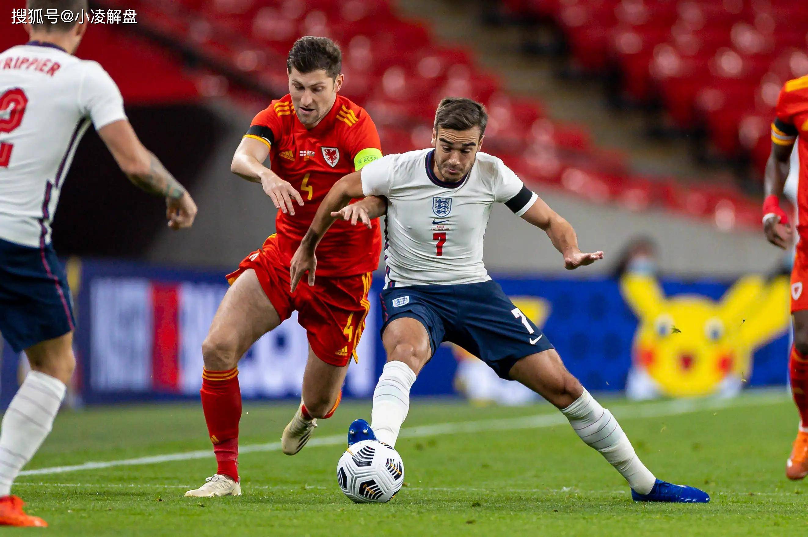 英格兰足球狼队主场大胜波尔图,利物浦落后 英格兰足球狼队主场大胜波尔图,利物浦落后